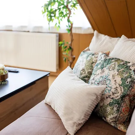 Ruhiges Dachnest Mit 1a-lage Apartment *
